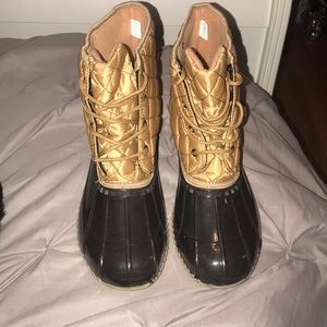 NWOT Black and Tan Rubber “duck” rain boots!